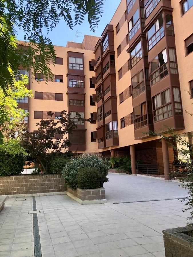 Apartamento Wanda Ifema Con Parking Y Piscina Madrid Kültér fotó