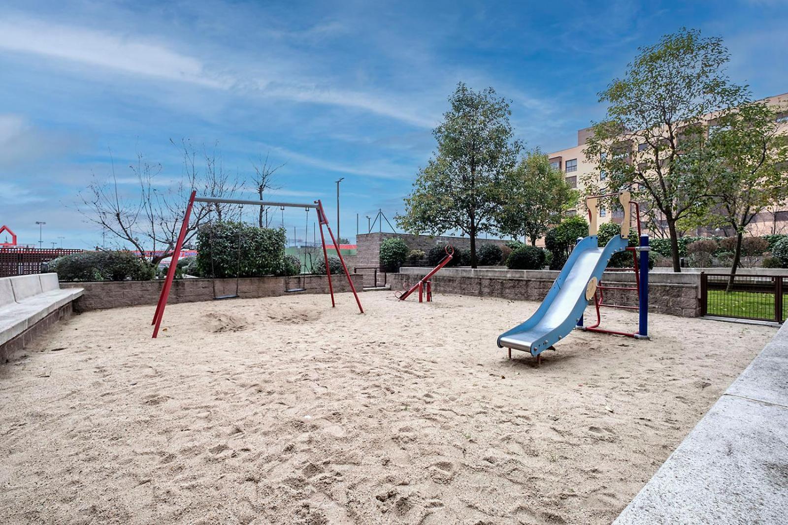 Apartamento Wanda Ifema Con Parking Y Piscina Madrid Kültér fotó